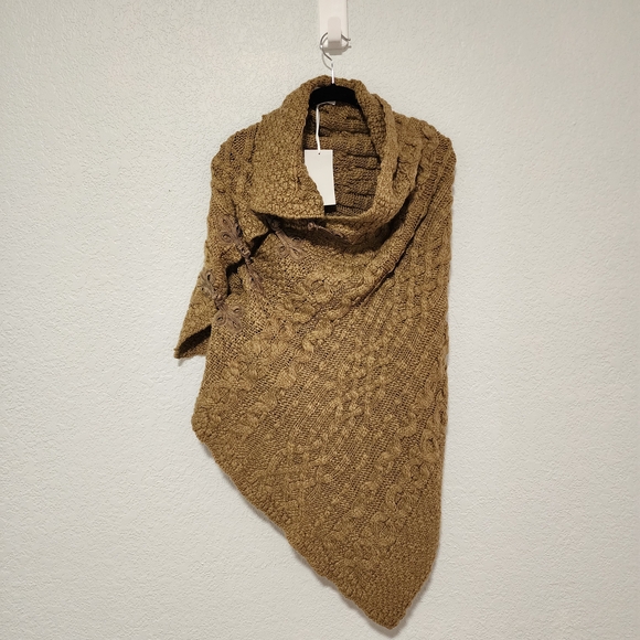 Soft Surroundings Sage Green Cable Knit Poncho Size Small Acrylic, Wool Alpaca - Picture 3 of 8